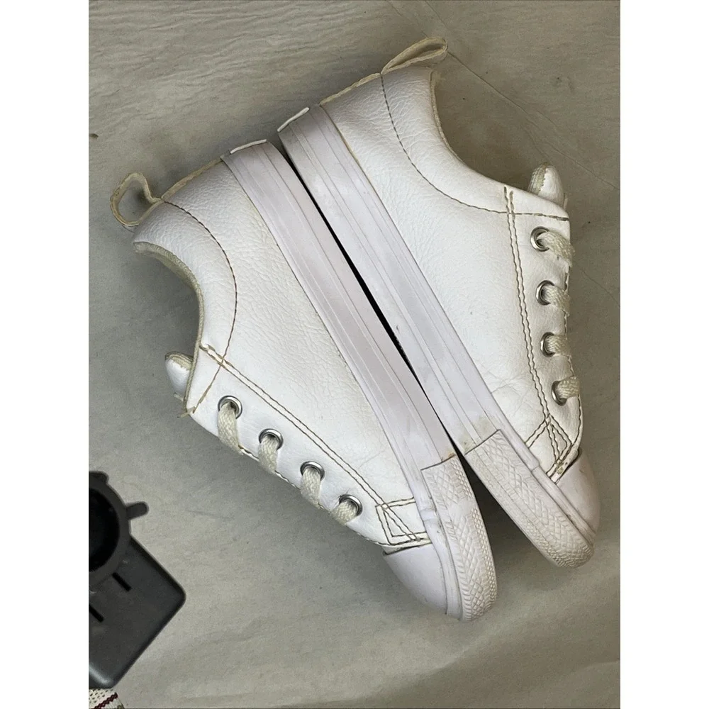 White Leather Low Top Converse Childs Kids 10 Small‎ Summer Beach Clean Girl